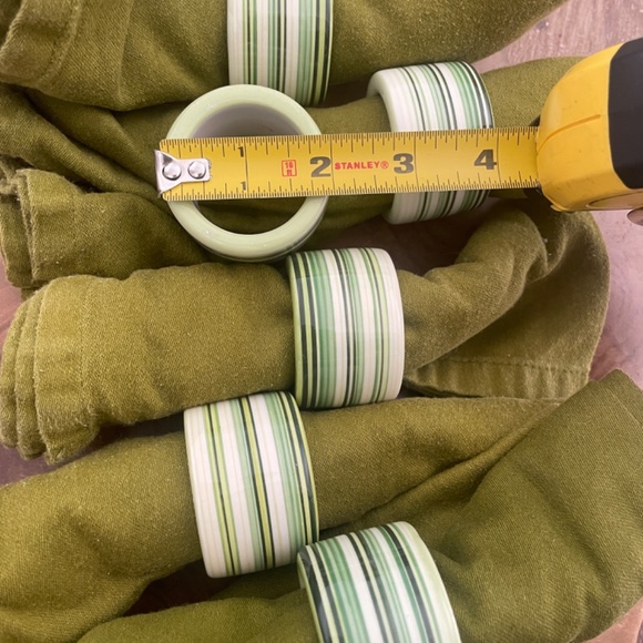 Pier One Imports, 100% Cotton Napkins with Ceramic Napkin Rings, 6 total - Picture 3 of 6
